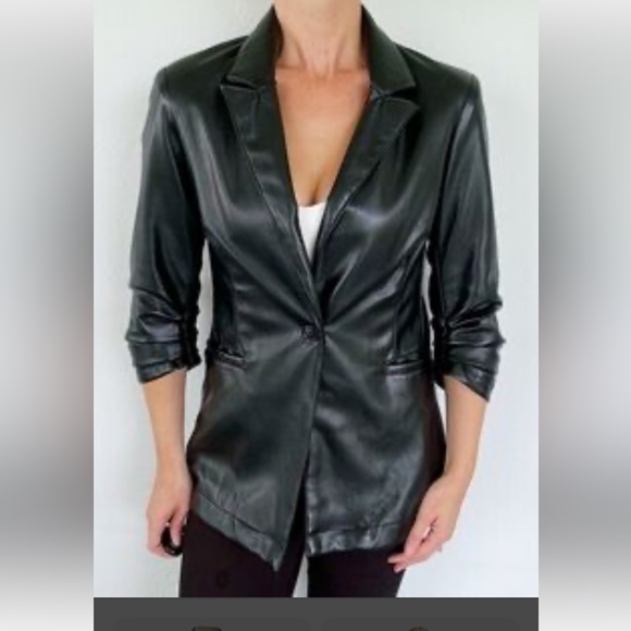 Rachel Zoe Faux Leather 90s Blazer Cinched Sleeves Size Small - Picture 2 of 11